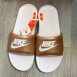 Nike Women’s Victori One Slide